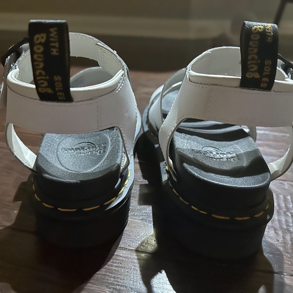 Sandals - Picture 1 of 4